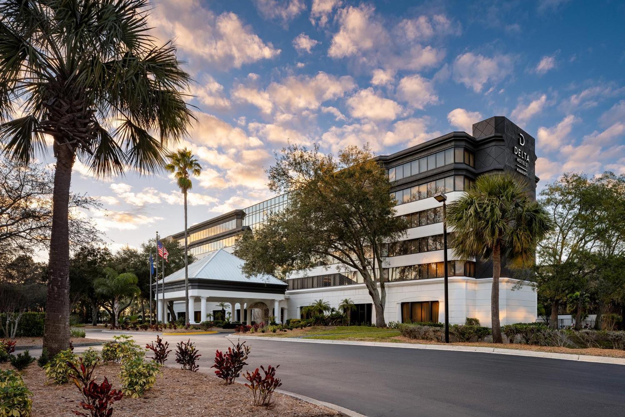 Delta Hotels By Marriott Jacksonville Deerwood ภายนอก รูปภาพ